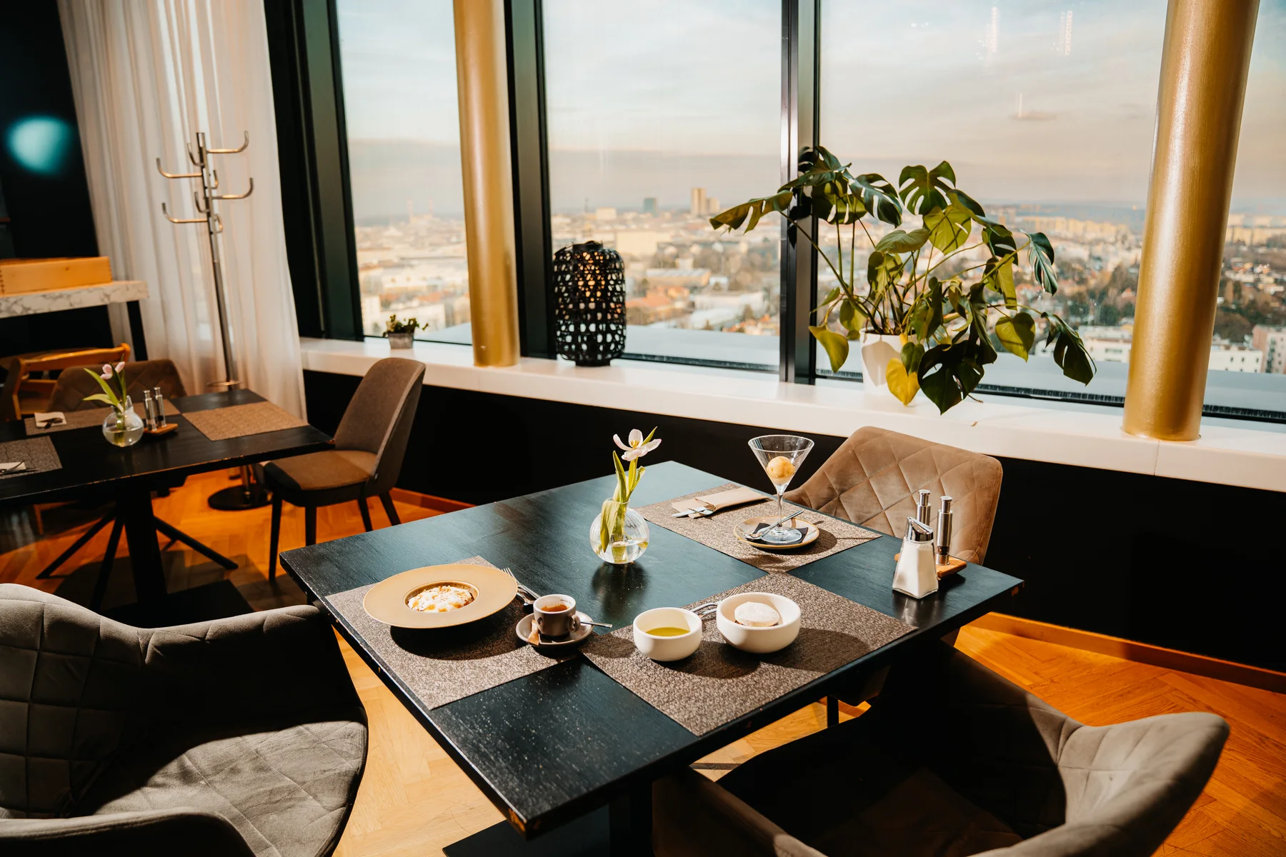 Twentytwo Restaurant – 15